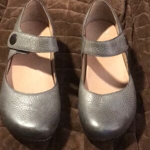 Dansko Textured Gray Flats